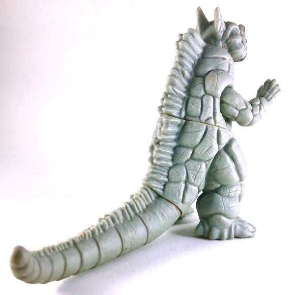 Bandai Kaiju Ultra Monster Series 500 #35 Silvergon Action Figure 2013 Ultraman - Picture 9 of 15